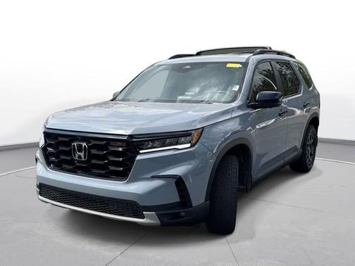 Sonic Gray Pearl 2024 Honda Pilot TrailSport