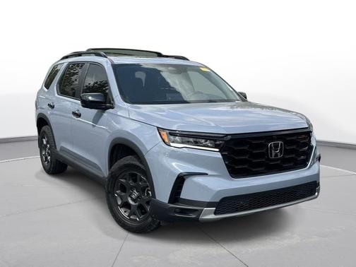 Sonic Gray Pearl 2024 Honda Pilot TrailSport