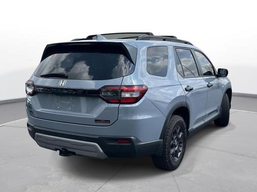 Sonic Gray Pearl 2024 Honda Pilot TrailSport
