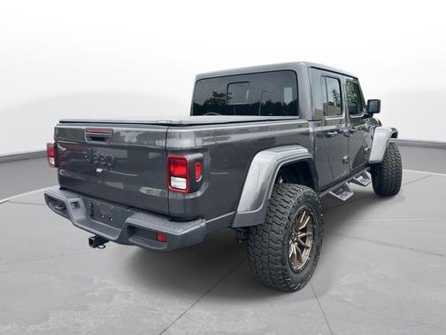 Granite Crystal Metallic Clearcoat 2025 Jeep Gladiator Nighthawk
