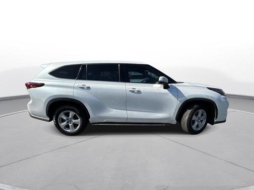 Wind Chill Pearl 2022 Toyota Highlander L