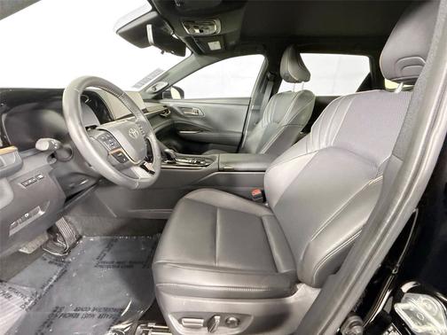 Black 2025 Toyota Crown Signia Limited