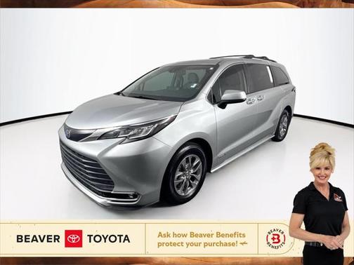 2021 Toyota Sienna XLE 8 Passenger