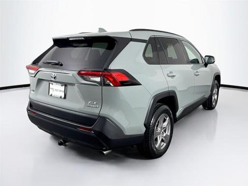 2022 Toyota RAV4 Hybrid XLE