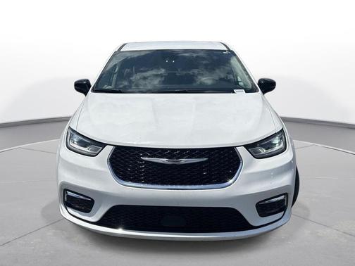 Bright White Clearcoat 2024 Chrysler Pacifica Touring L
