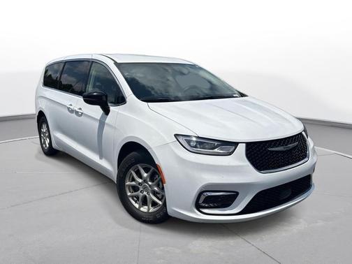 Bright White Clearcoat 2024 Chrysler Pacifica Touring L