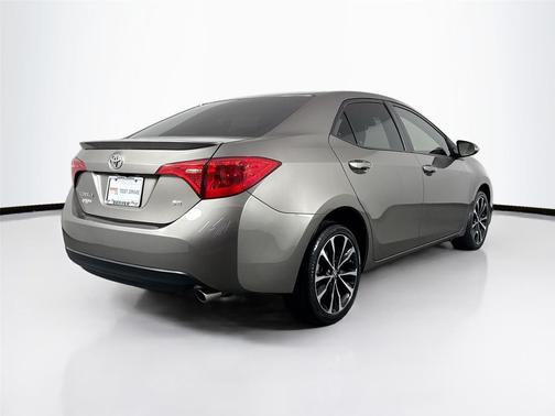 Falcon Gray Metallic 2017 Toyota Corolla SE