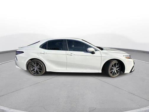 Ice Edge 2024 Toyota Camry SE