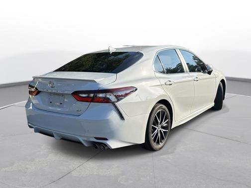 Ice Edge 2024 Toyota Camry SE