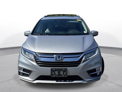 Lunar Silver Metallic 2018 Honda Odyssey Elite