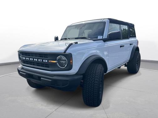 Oxford White 2025 Ford Bronco Base