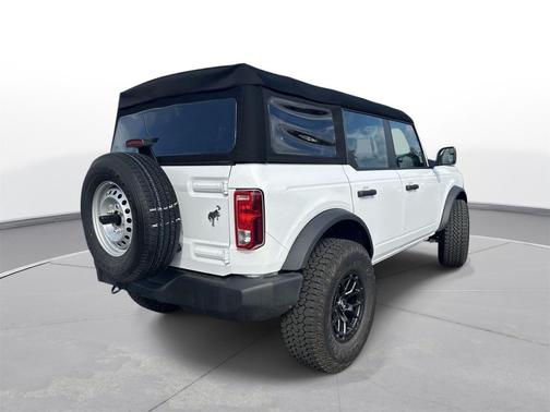 Oxford White 2025 Ford Bronco Base