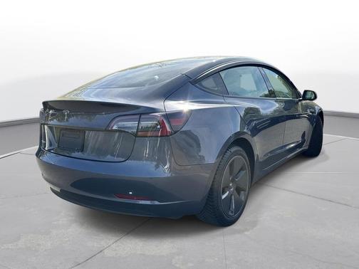 Midnight Silver Metallic 2023 Tesla Model 3 Standard Range