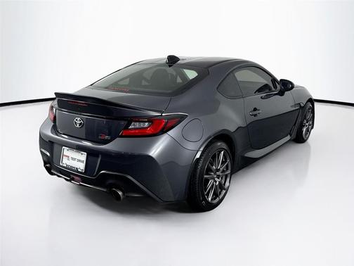 Pavement 2023 Toyota GR86 Premium