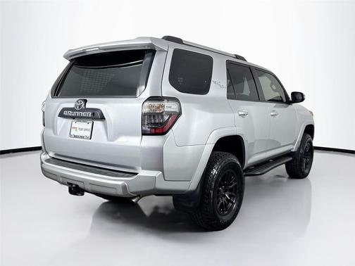 Classic Silver Metallic 2018 Toyota 4Runner TRD Off Road Premium