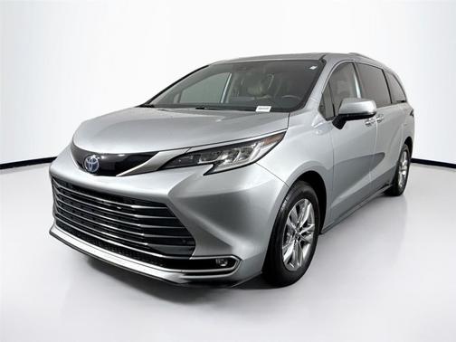 2023 Toyota Sienna Limited