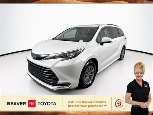 2024 Toyota Sienna XLE 8 Passenger