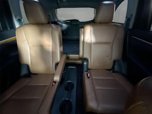 2019 Toyota Highlander Hybrid Platinum