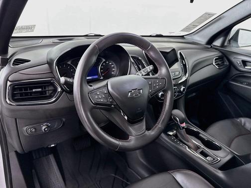 Iridescent Pearl Tricoat 2022 Chevrolet Equinox FWD RS