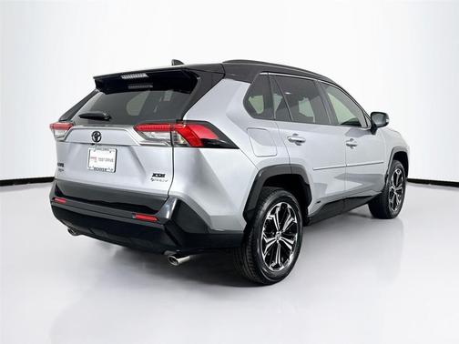 Silver Sky Metallic w/Midnight Black Metallic Roof 2025 Toyota RAV4 Hybrid SE
