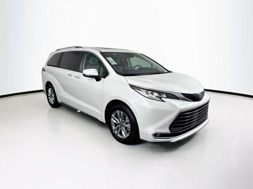 2024 Toyota Sienna Limited 7-Passenger