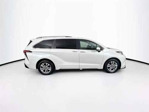 2024 Toyota Sienna Limited 7-Passenger