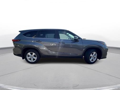 Magnetic Gray Metallic 2023 Toyota Highlander L
