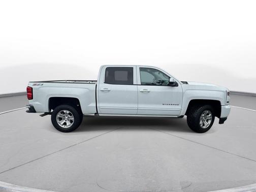 Summit White 2017 Chevrolet Silverado 1500 2LT
