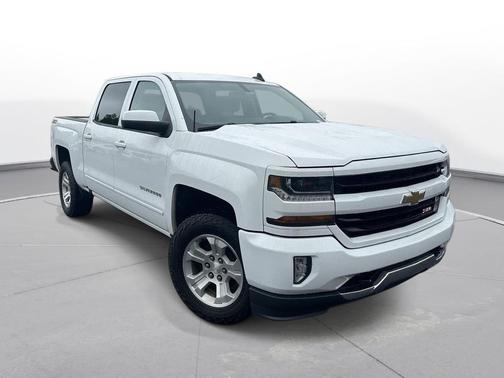 Summit White 2017 Chevrolet Silverado 1500 2LT