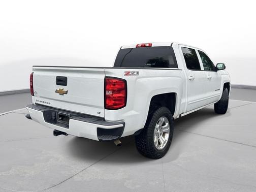 Summit White 2017 Chevrolet Silverado 1500 2LT