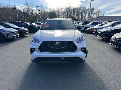 2025 Toyota Highlander Hybrid XLE