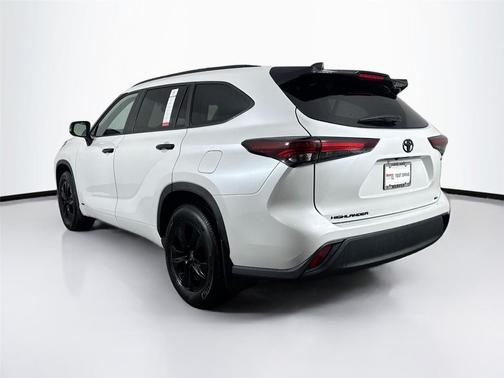 2025 Toyota Highlander Hybrid XLE