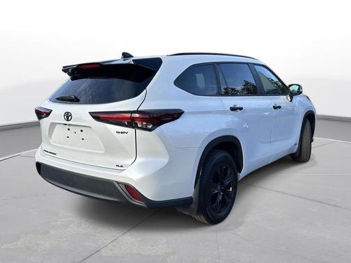 2025 Toyota Highlander Hybrid XLE