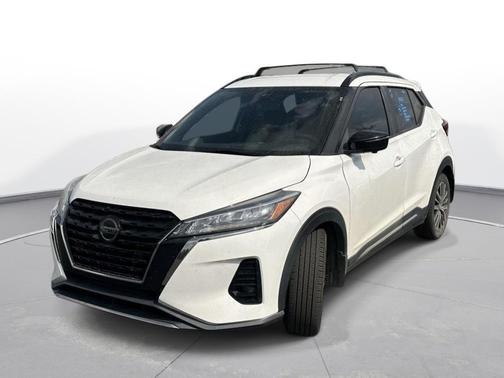 2021 Nissan Kicks SR