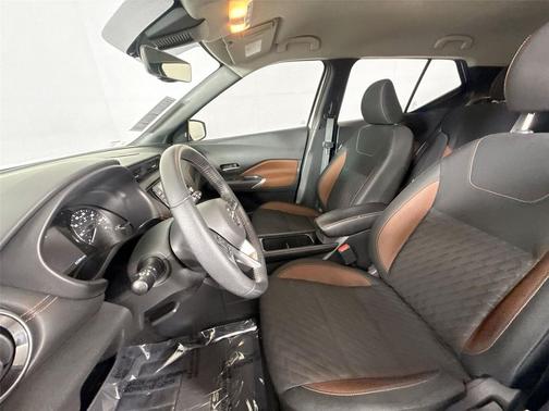 2021 Nissan Kicks SR