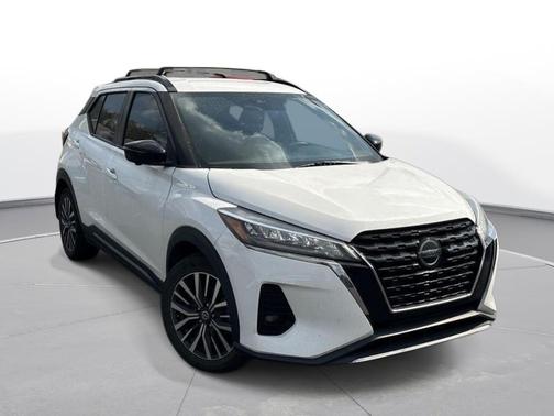 2021 Nissan Kicks SR