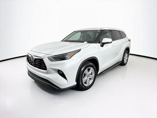2022 Toyota Highlander LE