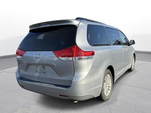 2014 Toyota Sienna XLE