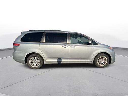 2014 Toyota Sienna XLE