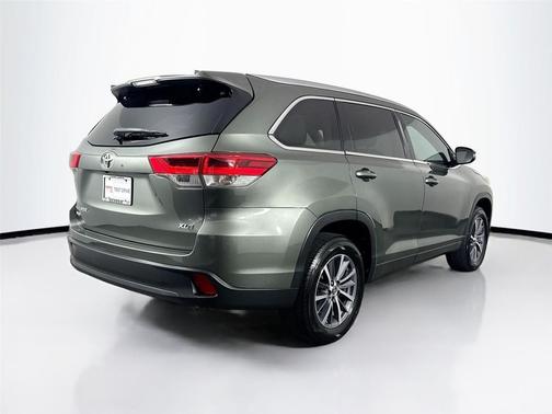Alumina Jade Metallic 2017 Toyota Highlander XLE
