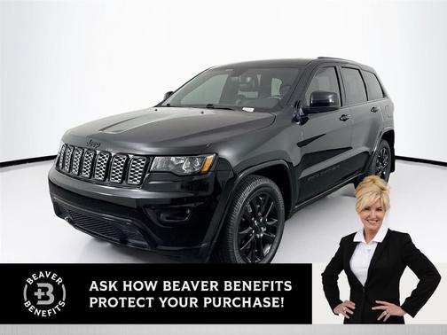 Diamond Black Crystal Pearlcoat 2022 Jeep Grand Cherokee Laredo