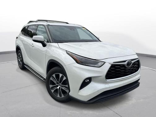Blizzard Pearl 2021 Toyota Highlander XLE