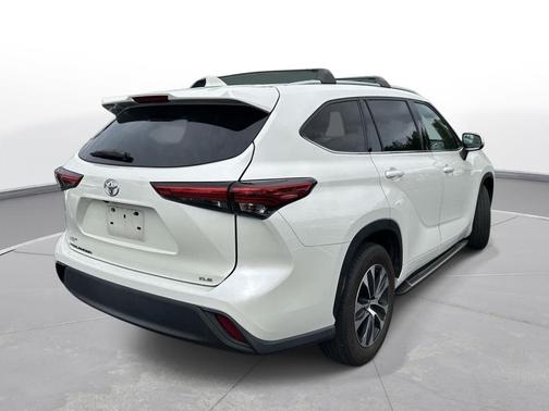 Blizzard Pearl 2021 Toyota Highlander XLE