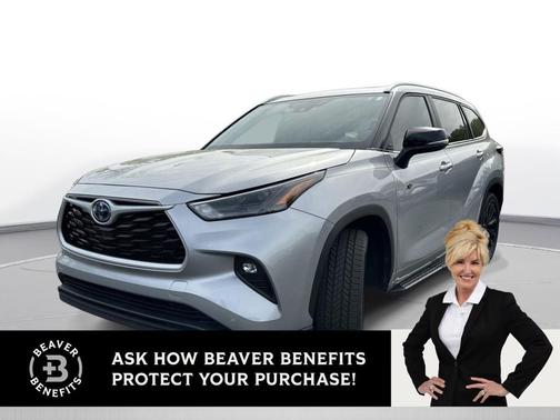 Celestial Silver Metallic 2024 Toyota Highlander Hybrid XLE