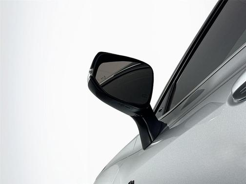 Celestial Silver Metallic 2024 Toyota Highlander Hybrid XLE