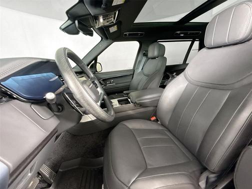 Santorini Black Metallic 2025 Land Rover Range Rover P400 SE 7 Seat