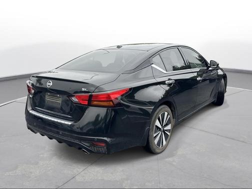 Super Black 2022 Nissan Altima 2.5 SL