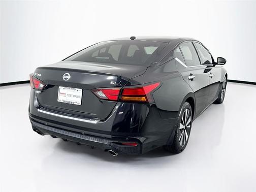 Super Black 2022 Nissan Altima 2.5 SL
