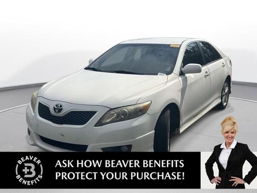 Super White 2011 Toyota Camry SE
