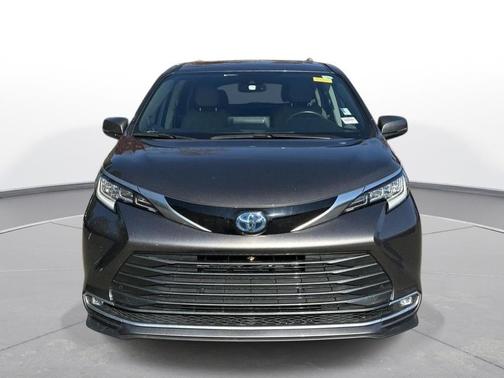 2023 Toyota Sienna Limited